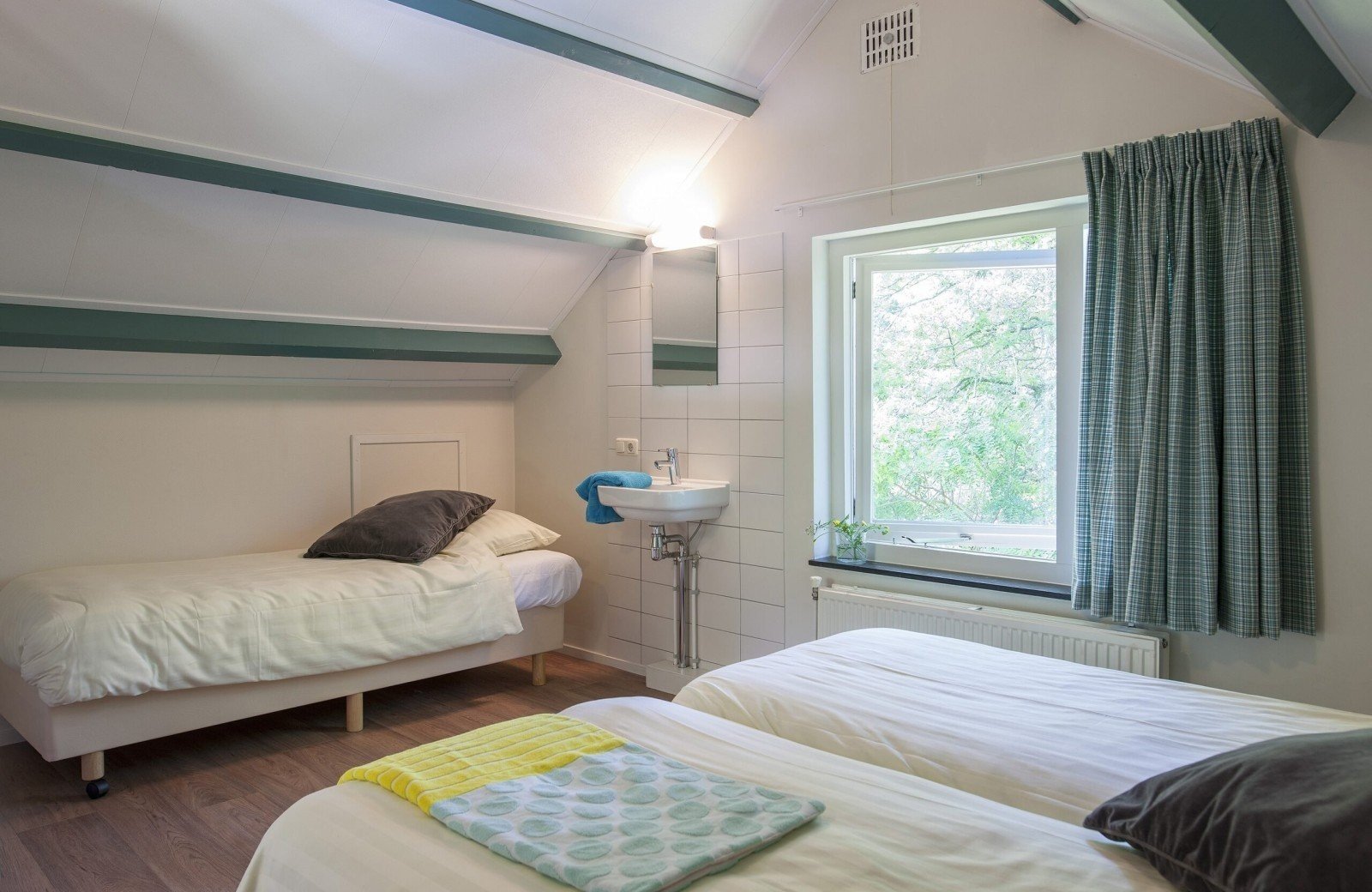 A luxe slaapkamer boven 2