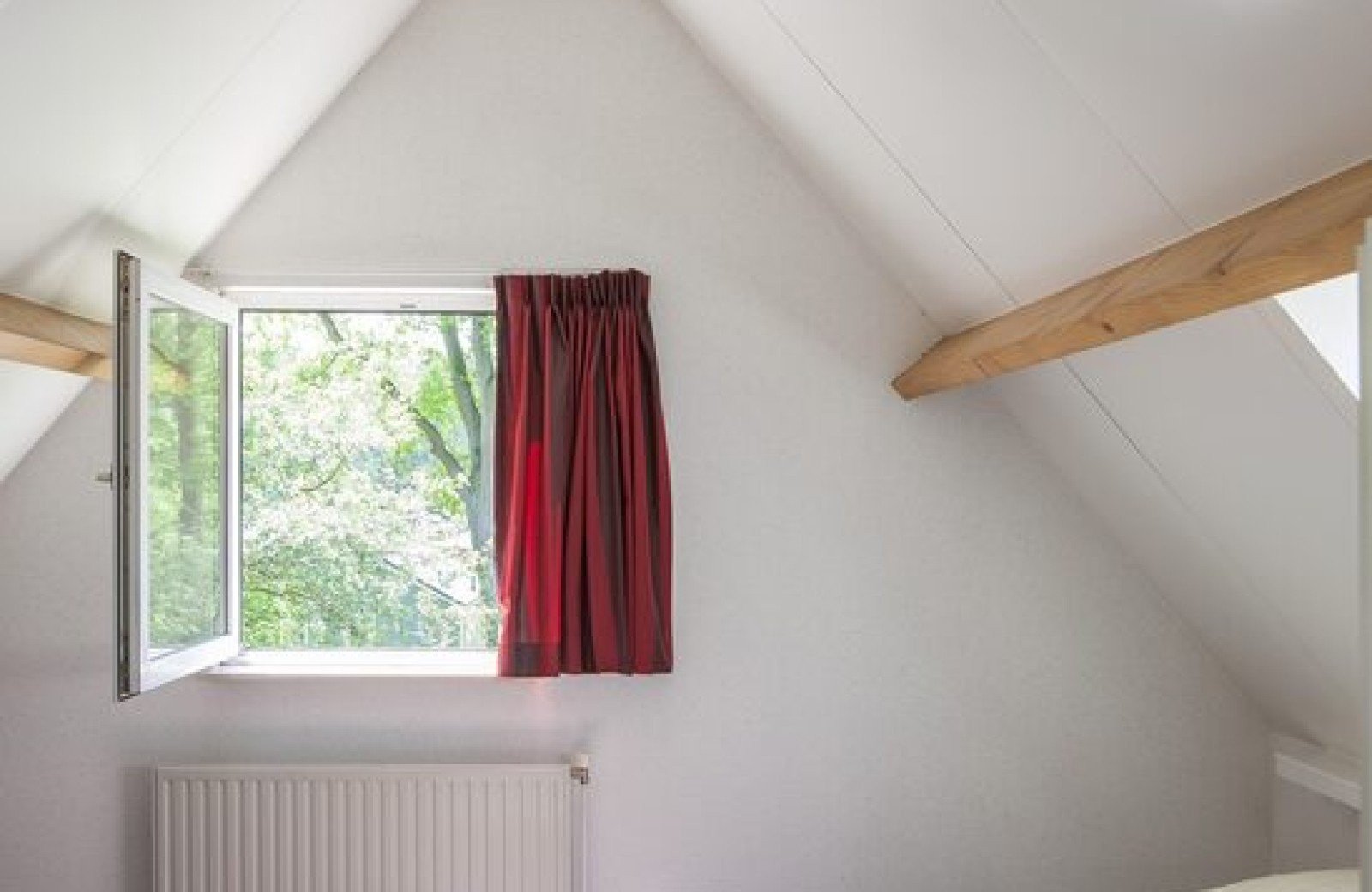 Large slaapkamer boven